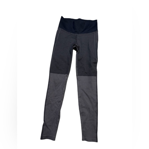Athleta Flurry Colorblock Base Layer Leggings Black Gray Small - Picture 1 of 4